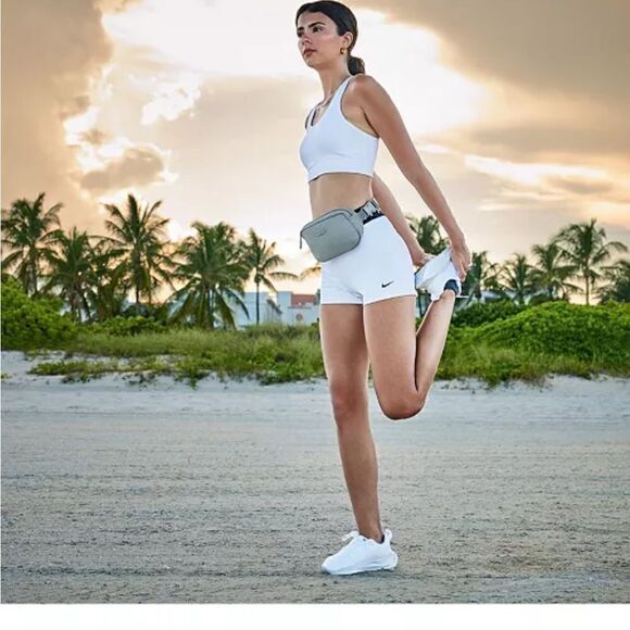 TRAVELON Packing Intelligence Pi Everyway Phone Sling  Phone Sling / Belt Bag - Picture 6 of 9